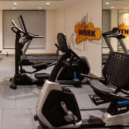 Park Inn By Radisson Surat Esterno foto