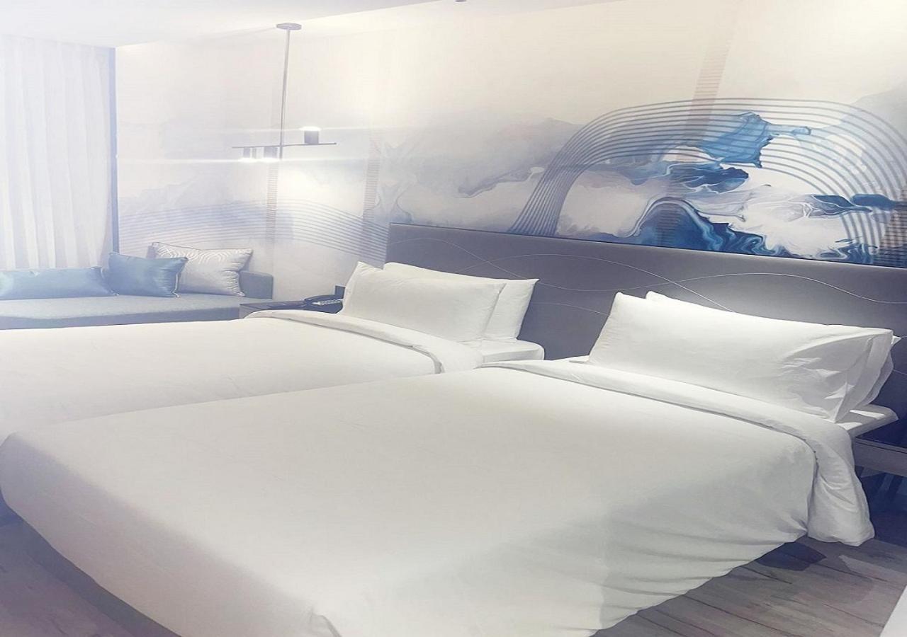 Park Inn By Radisson Surat Esterno foto