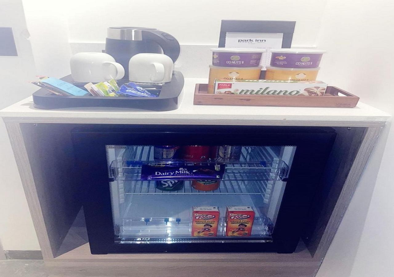 Park Inn By Radisson Surat Esterno foto