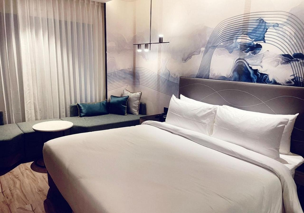 Park Inn By Radisson Surat Esterno foto