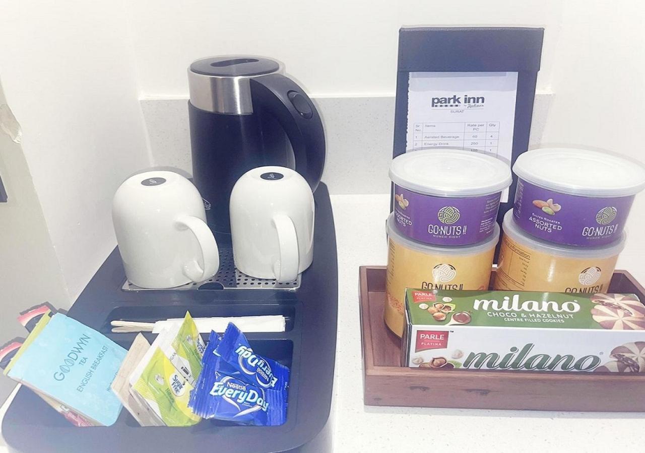 Park Inn By Radisson Surat Esterno foto