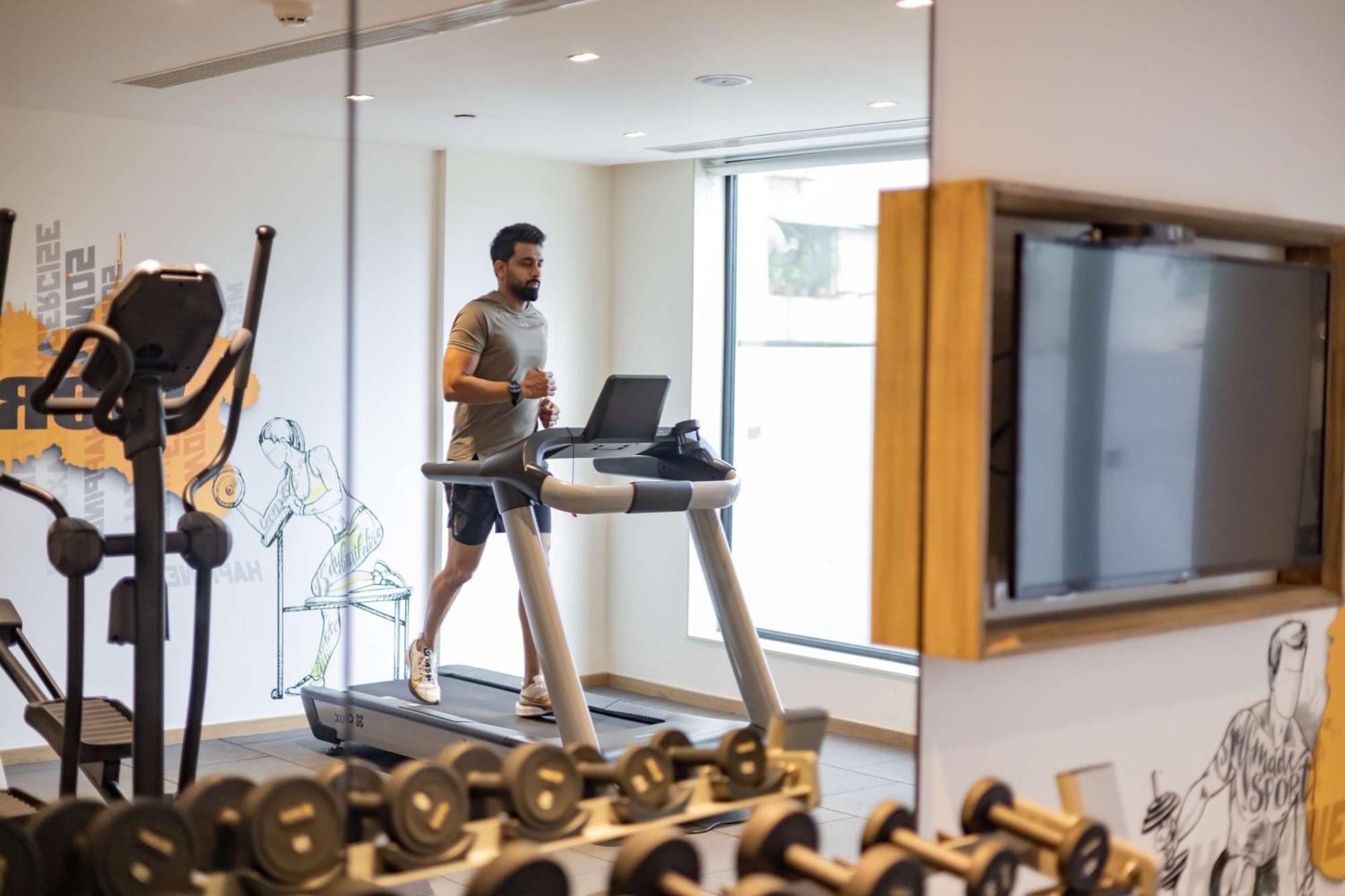 Park Inn By Radisson Surat Esterno foto