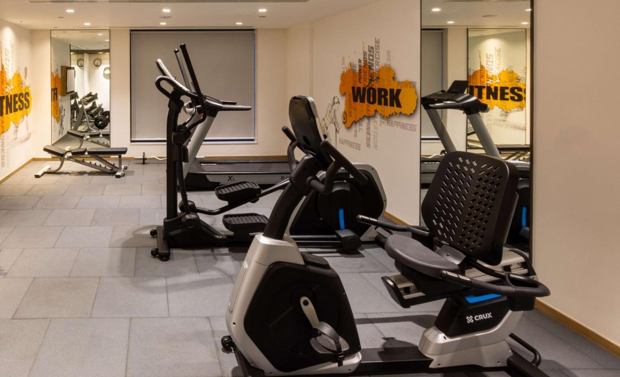 Park Inn By Radisson Surat Esterno foto